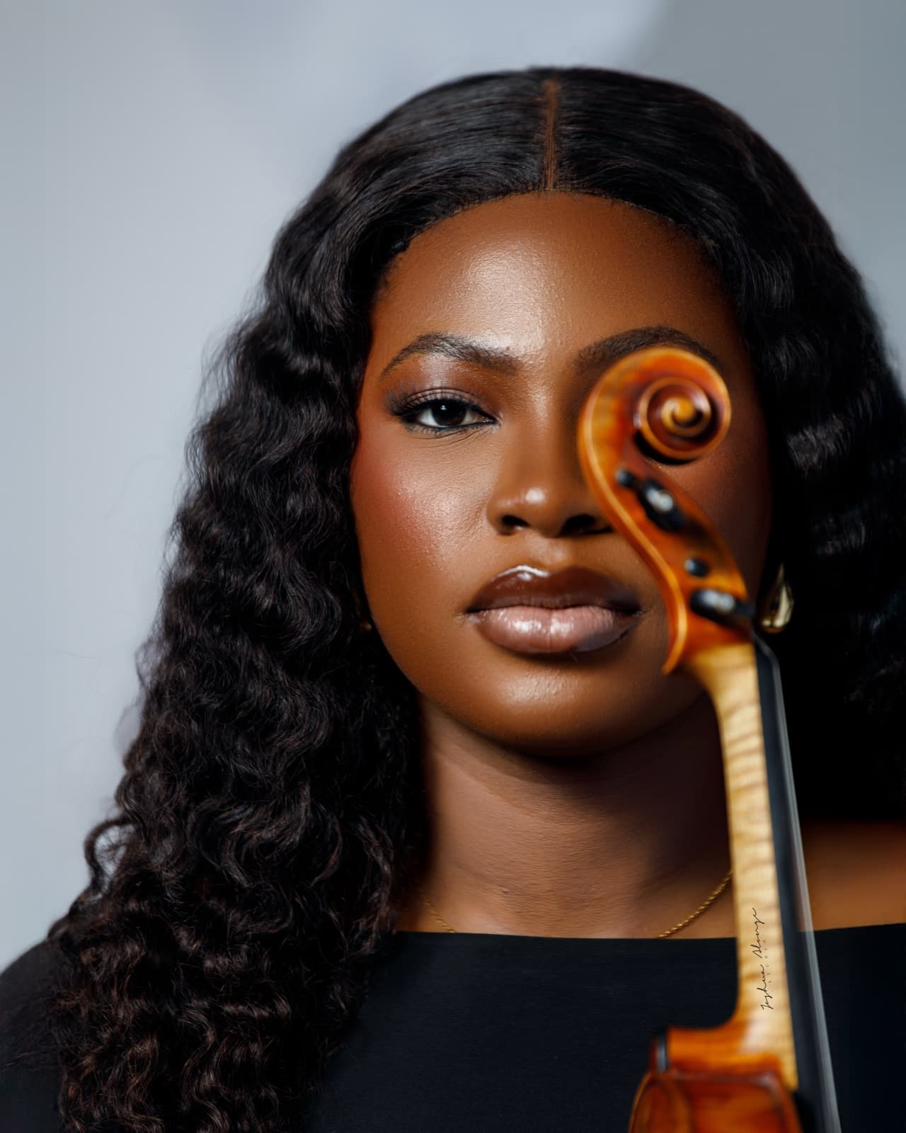 Aanu Adeyemo with her violin